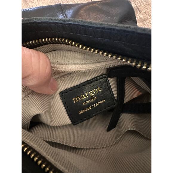 Margot New York Women's Black Genuine Leather Adjustable Straps Shoulder Bag - Picture 8 of 13